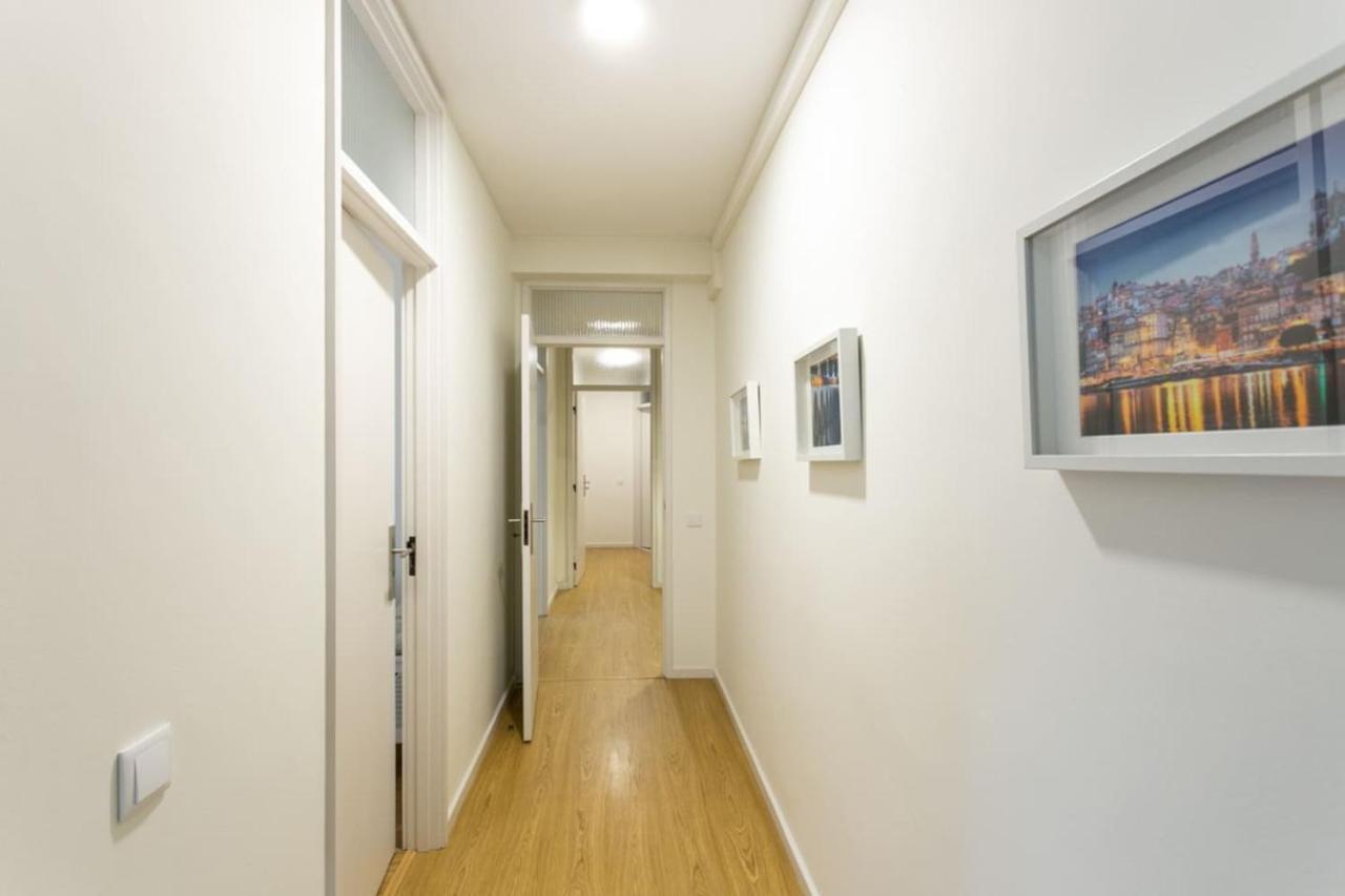 Aposentus - Elegant Functionality Porto Downtown Apartment Luaran gambar